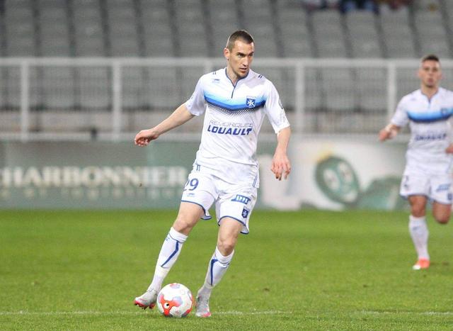  欧塞尔控球打法赏心悦目，法甲技术流球队获赞誉